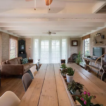 Ons Tuinhuis * ניוורקרק אן דן אייסל